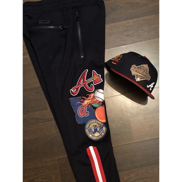PRO STANDARD Men's Navy Atlanta Braves Hometown Track Pants Size Small - Picture 1 of 16